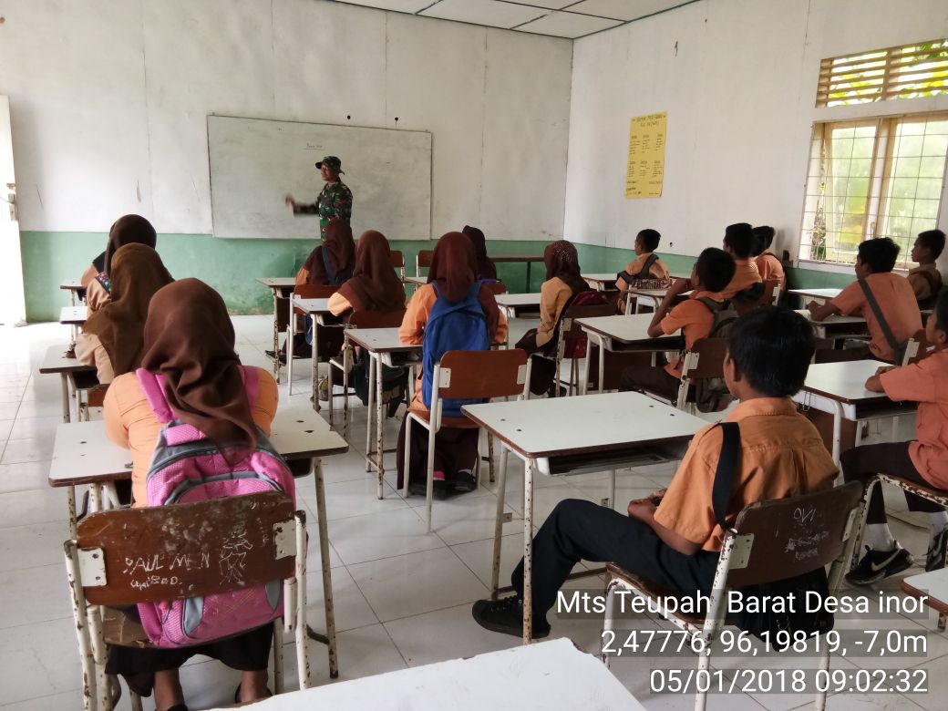 Babinsa Posramil 07/Teupah Barat Berikan Materi Wasbang di MTS