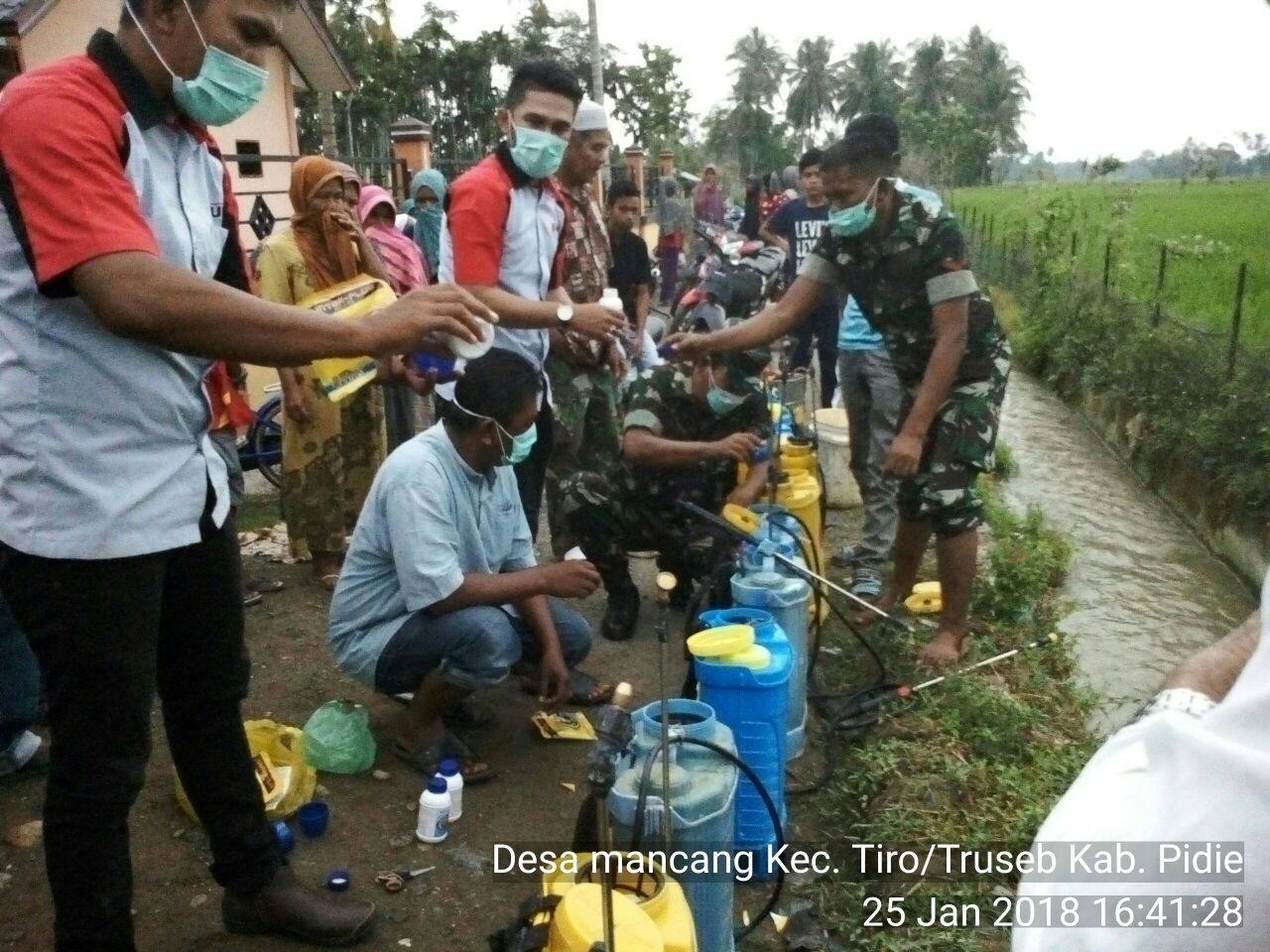 Cegah Serangan Hama Wereng, Koramil 15/Tiro bersama PPL dan PPH Berikan Penyuluhan Kepada Kelompok Tani
