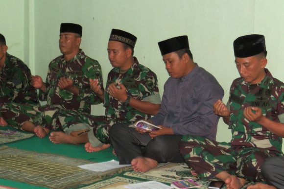 KODIM 0105/ABAR SAMBUT MALAM PERGANTIAN TAHUN BARU DENGAN YASINAN DAN DOA BERSAMA