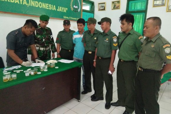 Kasintel Korem 012 Cek Urine Personel Kodim Sabang Secara Mendadak