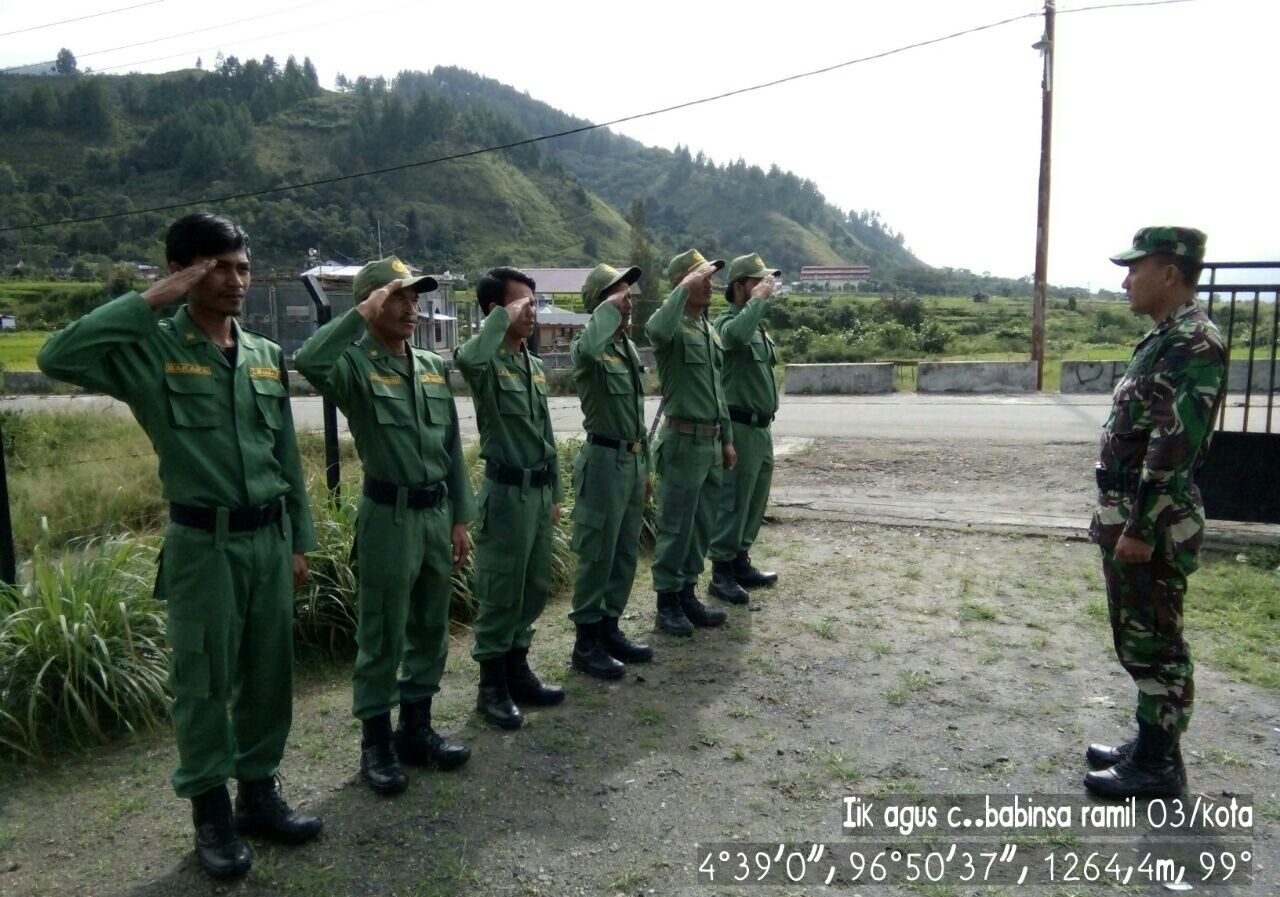 Babinsa Koramil-03/Kota Pertajam Disiplin Perlindungan Masyarakat