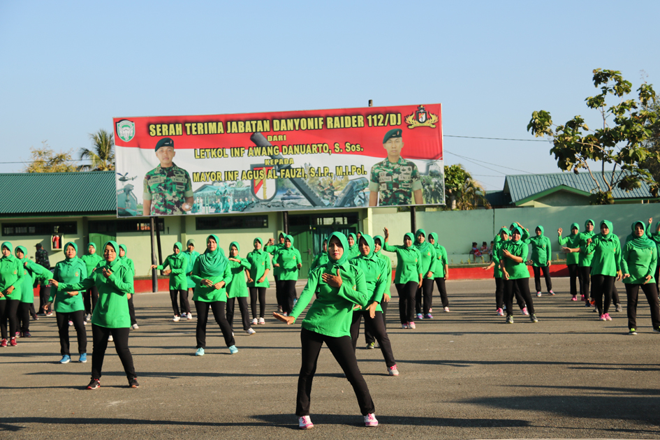 Jaga Kebugaran dan Solidaritas, Persit KCK Cab XXX Yonif 112/Raider Gelar Senam Bersama