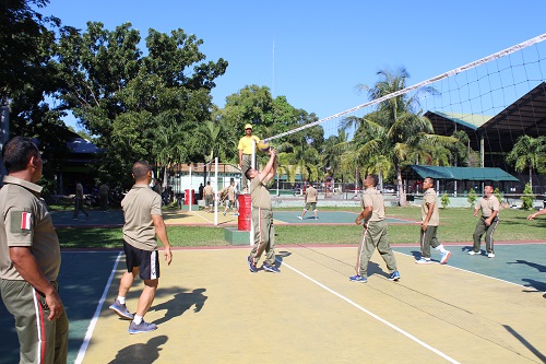 Usai Gowes, Pangdam Bersama Perwira Kodam IM Olah Raga Volly Bersama