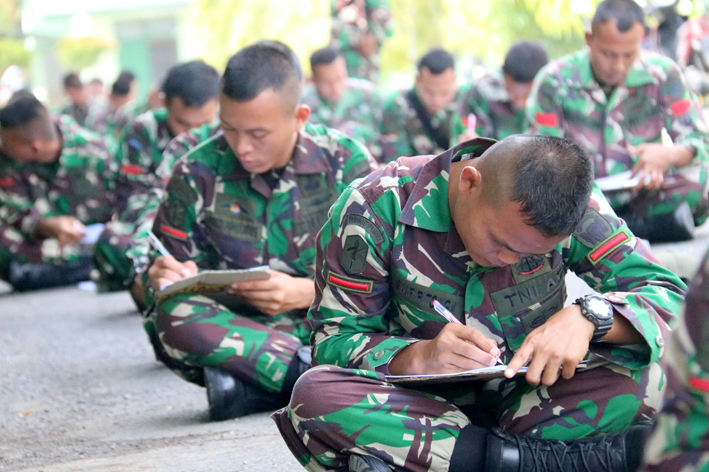 Prajurit Yonif Raider 112/DJ Uji Kemampuan Navigasi Darat