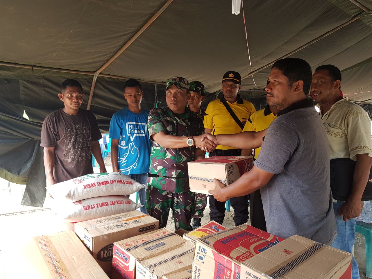 Dandim 0103 Berikan Bantuan Kepada Korban Kebakaran