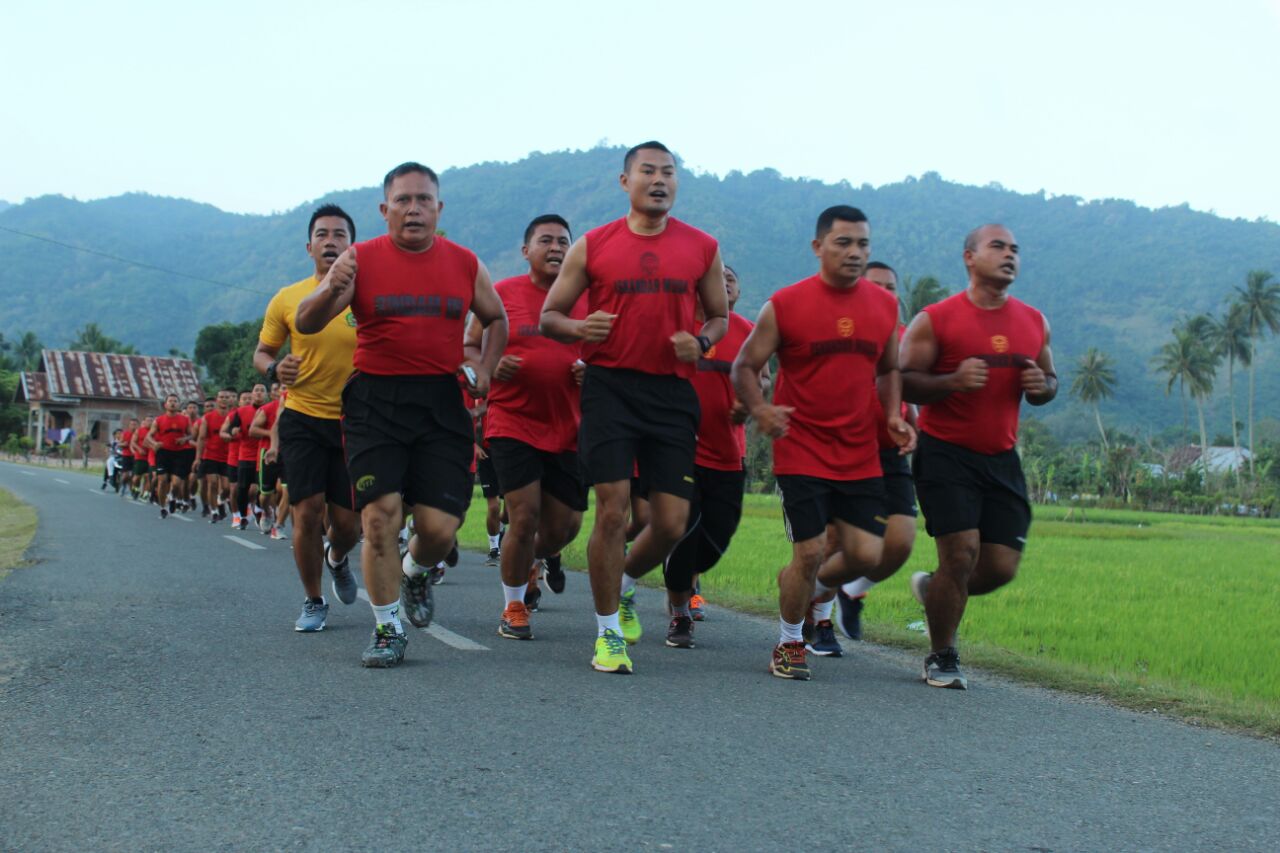Prajurit Rindam IM Jaga Kebugaran Dengan Aerobik
