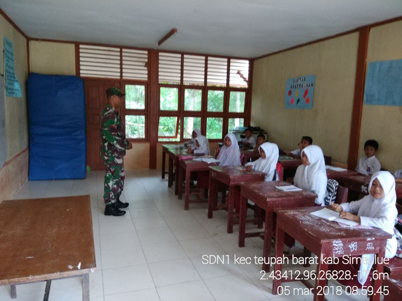 Babinsa Posramil 07 Datangi SD 1 Teupah Barat