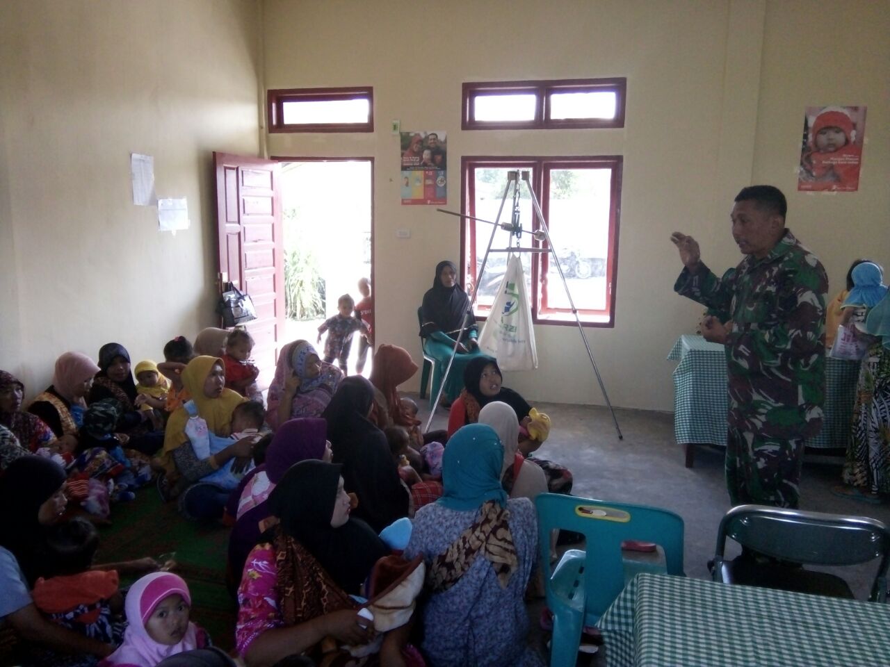 Babinsa Koramil-11/Wps Wujudkan Kepedulian Kesehatan Ibu dan Anak Balita