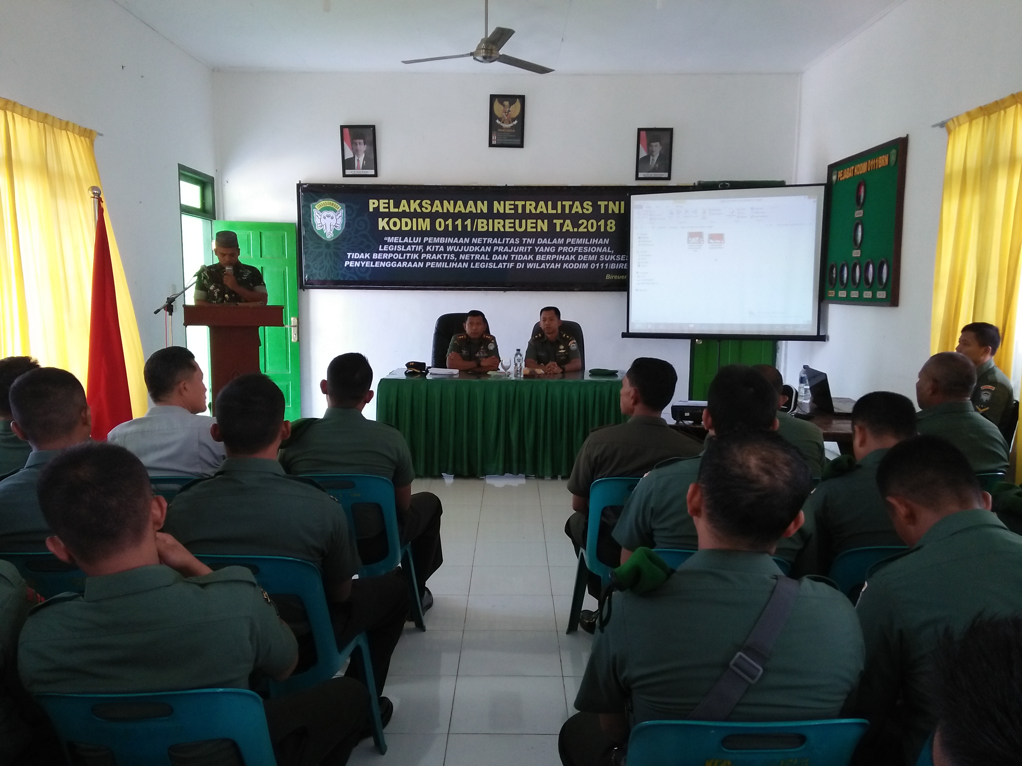 Dandim 0111/Bireuen Buka Sosialisasi  Netralitas TNI