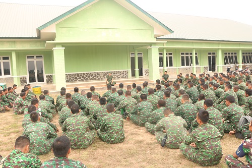 Prajurit 25/Siwah Terima Jam Komandan Brigif