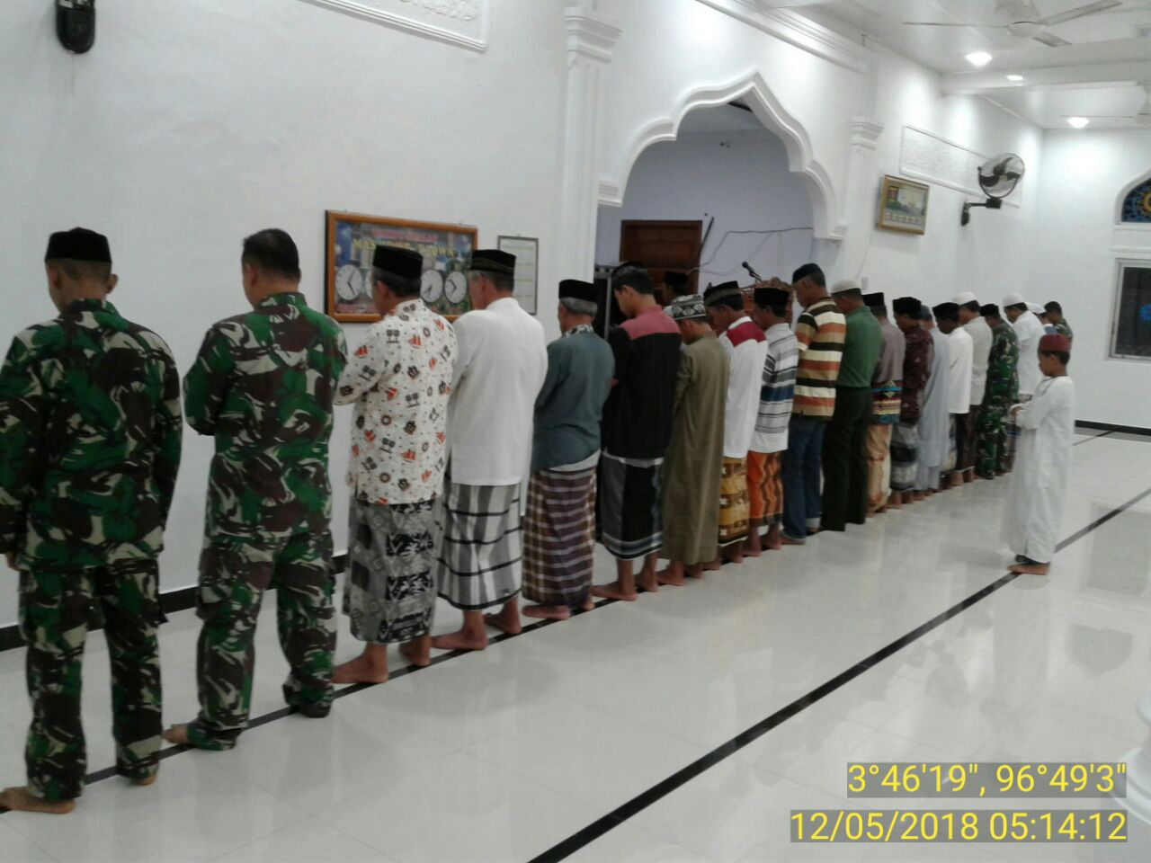 Pos Ramil 03/Jeumpa Giatkan Manunggal Subuh Berjamaah Dengan Masyarakat
