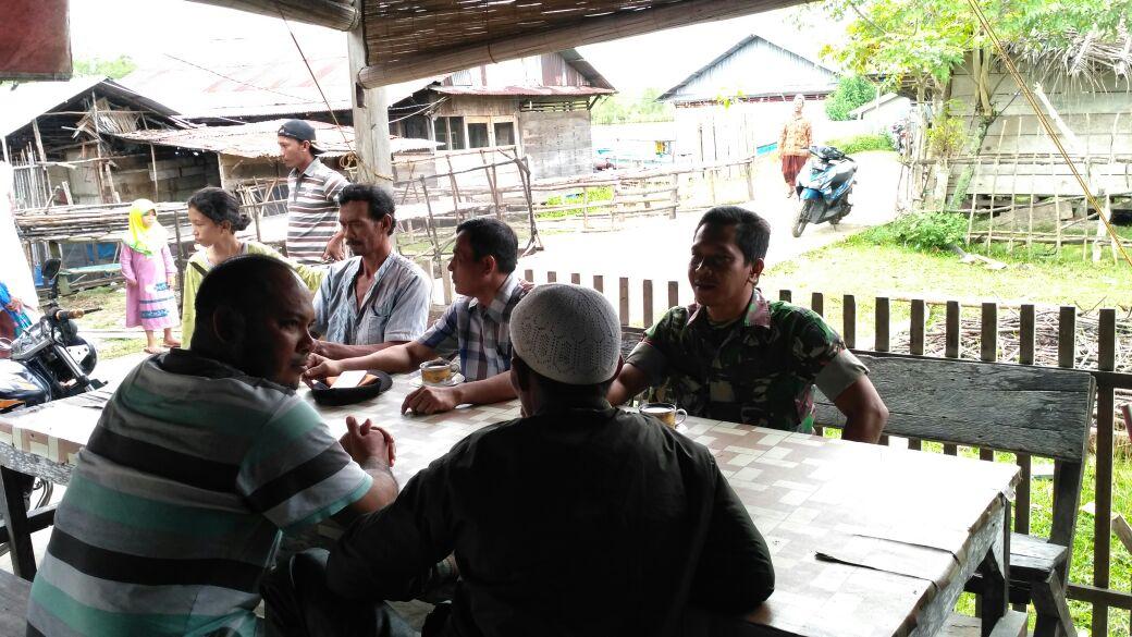 Babinsa Kuala Baru Himbau Pedagang Warung Makanan Tutup Pada Bulan Suci Ramadhan