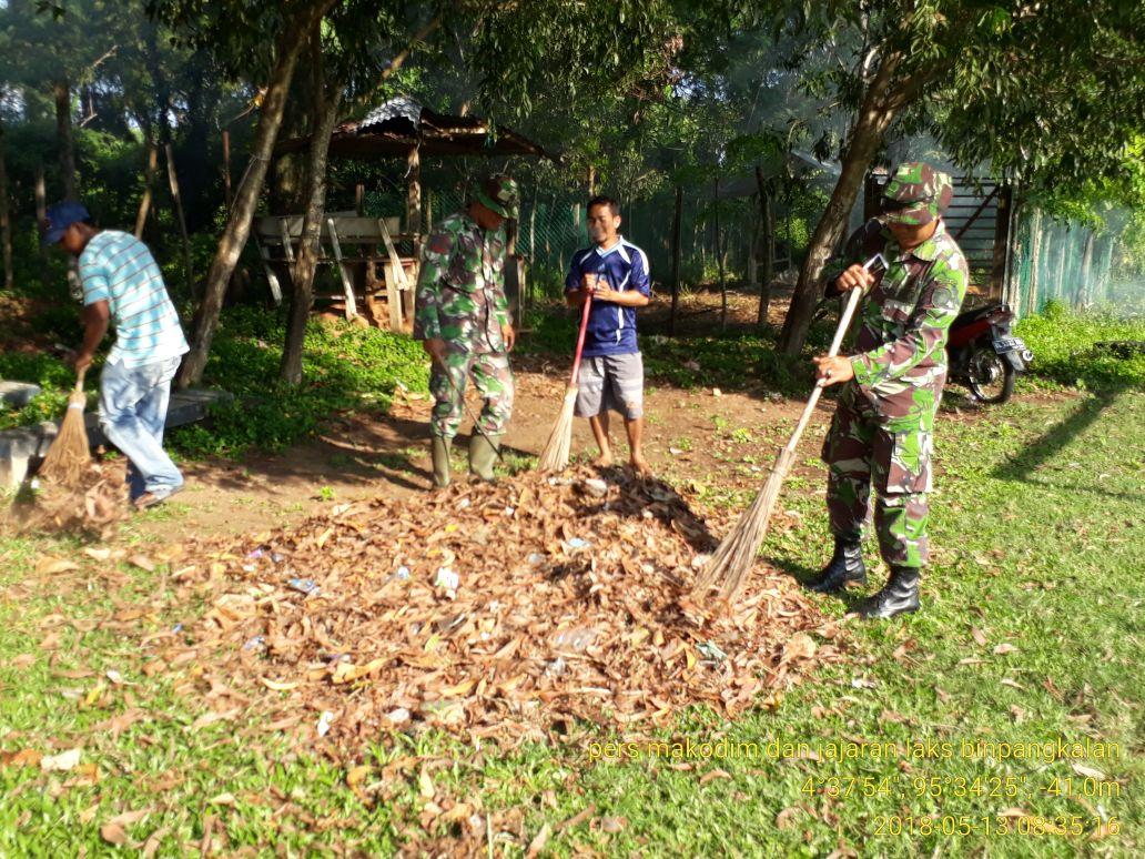 Personil Kodim 0114/Aceh Jaya Lakukan Pembenahan Pangkalan
