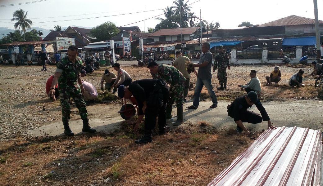 Sambut Ramadhan, Jajaran Kodim 0107/Asel bersama Masyarakat Laksanakan Gotong Royong