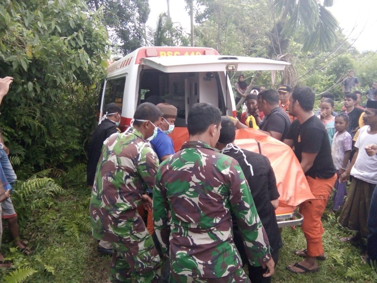 Posramil Pasie Raya Bantu Evakuasi Korban Hanyut
