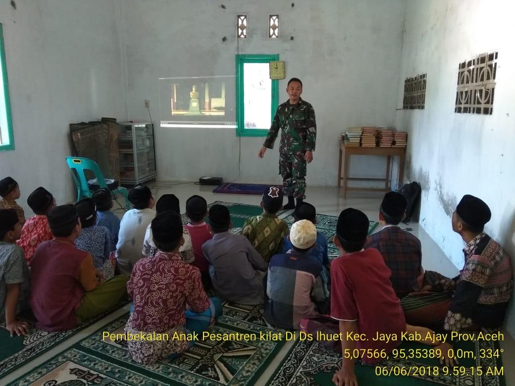 Serda Dedi Pranata Beri Pembekalan Kepada Santri