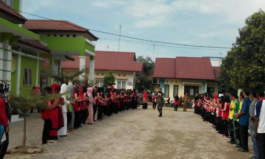 Prajurit Raider Khusus 111 Dipercaya Melatih Yel-Yel Puskesmas Manyak Payed