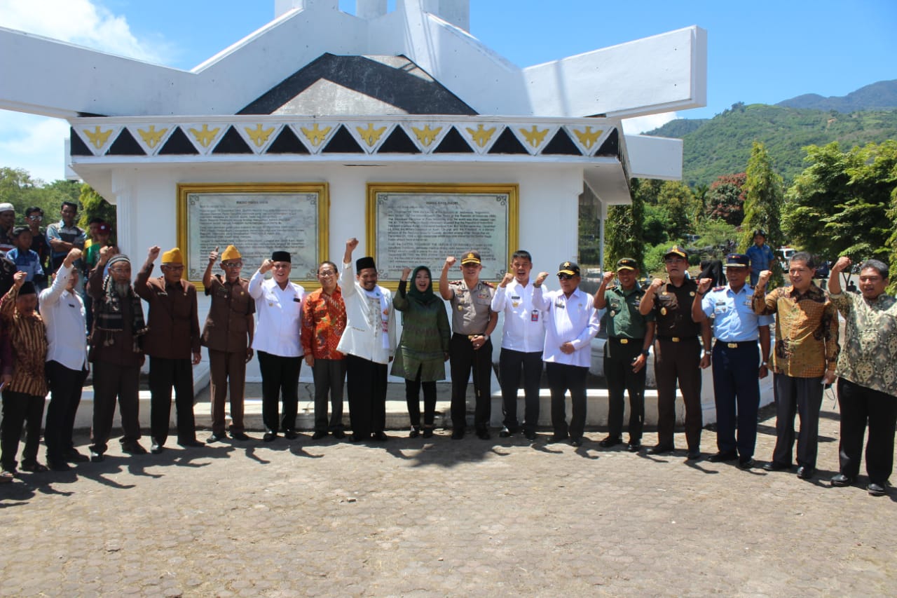 Dirut LPP RRI dan Kemenhan Didampingi Dandim Ateng Kunker Ke Tugu Radio Perjuangan Rimba Raya