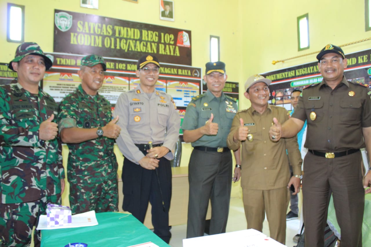 Staf Ahli Kasad Bidang Sosbud Kunjungi Lokasi TMMD
