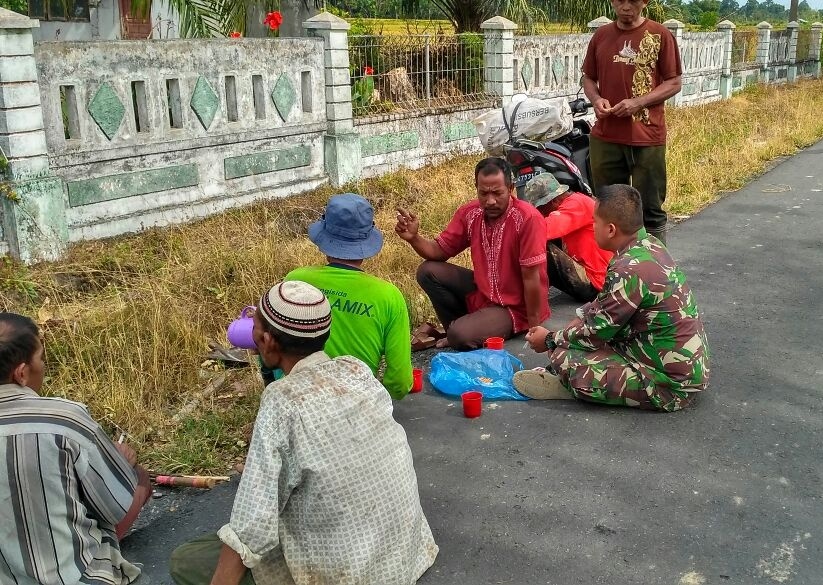 Ini pesan Komsos Babinsa Koramil 07/Babahrot saat Gotroy Pembersihan Mesjid