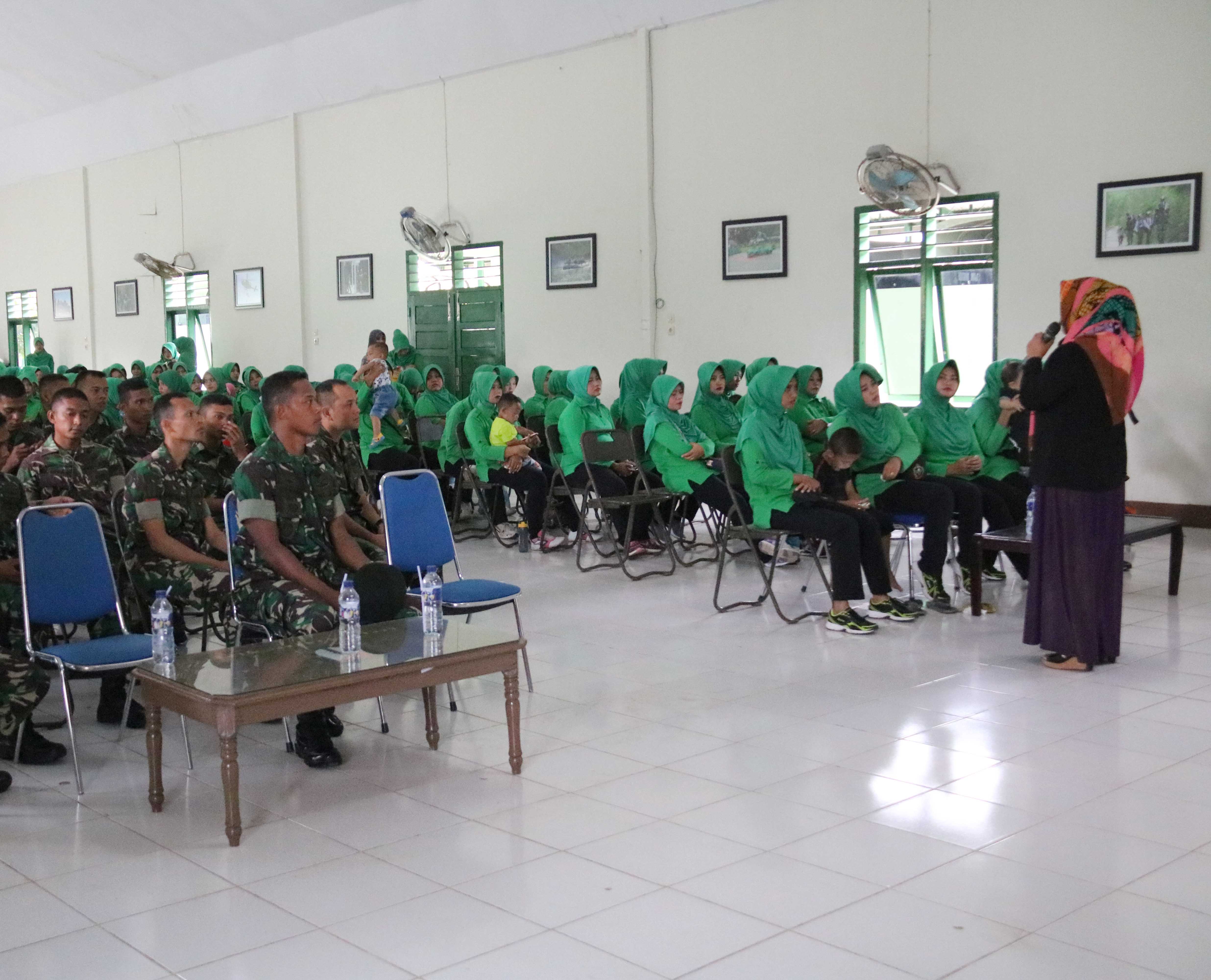 Prajurit  Dan Persit Yonif Raider 112/DJ Terima Sosialisasi Dari YPKI