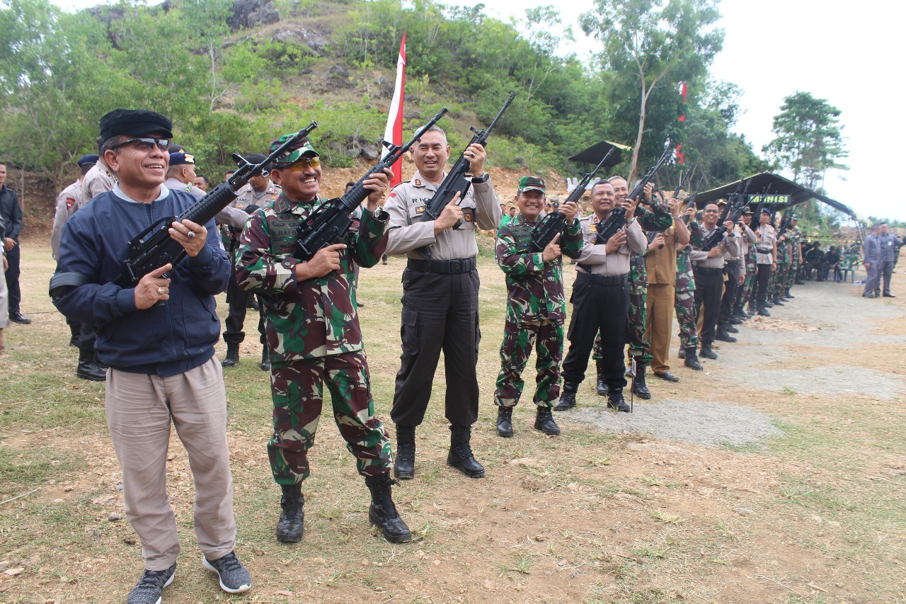 Gubernur, Kapolda dan Pangdam Ikut Lomba Nembak