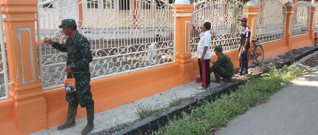 Anggota Koramil 01/Lamno Kerja Bakti Bersama Masyarakat