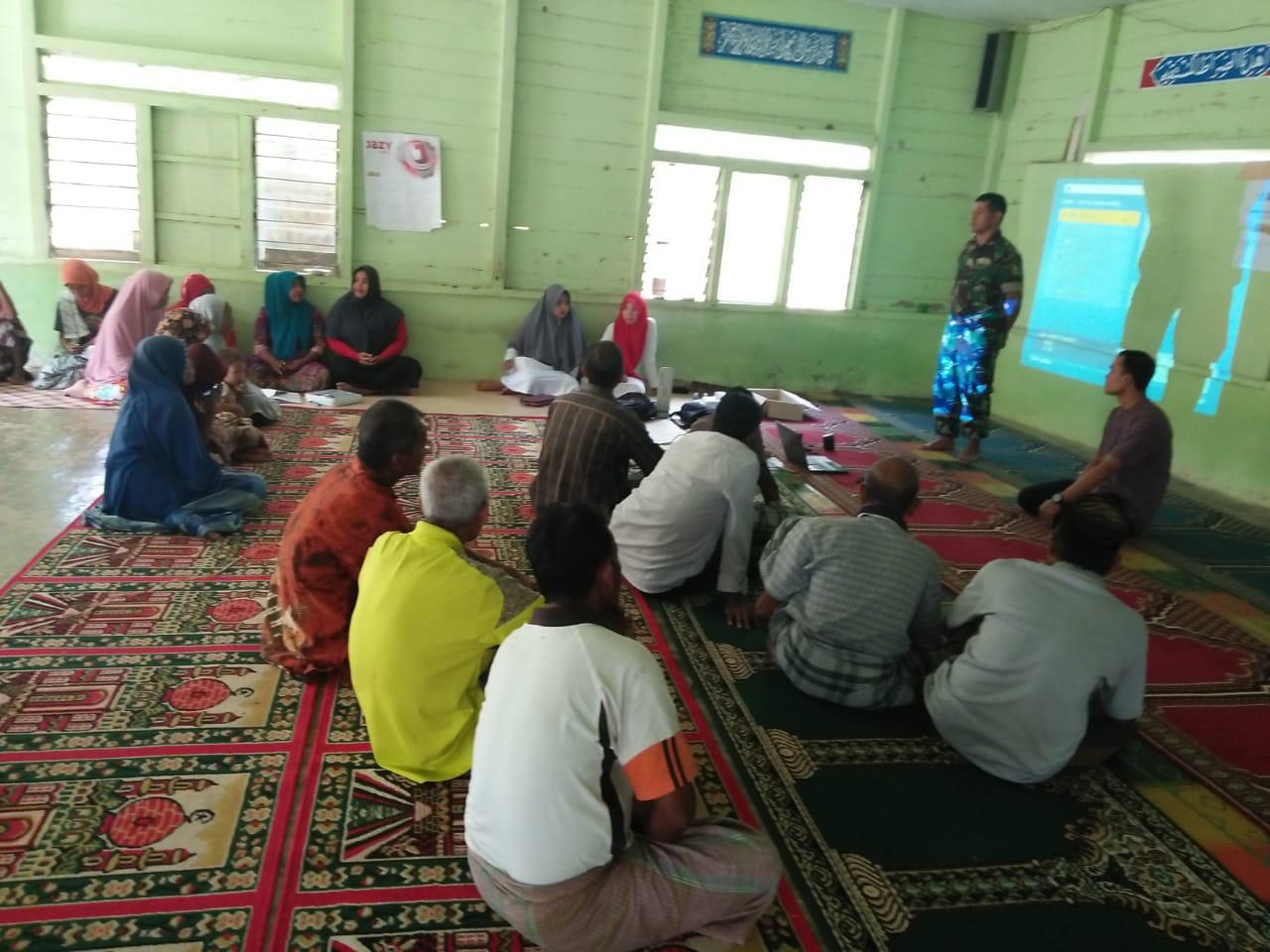 Hadiri Posyandu Lansia, Sertu Thamrin Sosialisasikan Karhutla