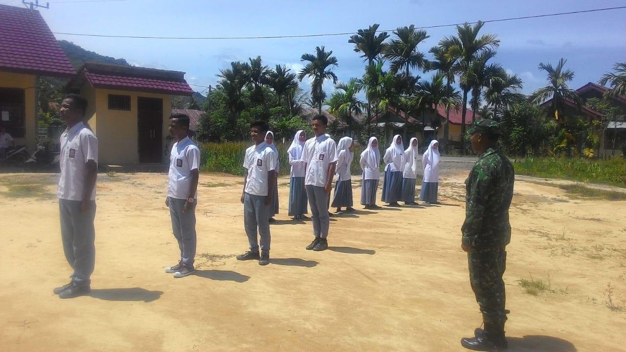 Babinsa Seleksi Siswa – Siswi Untuk Jadi Paskibra