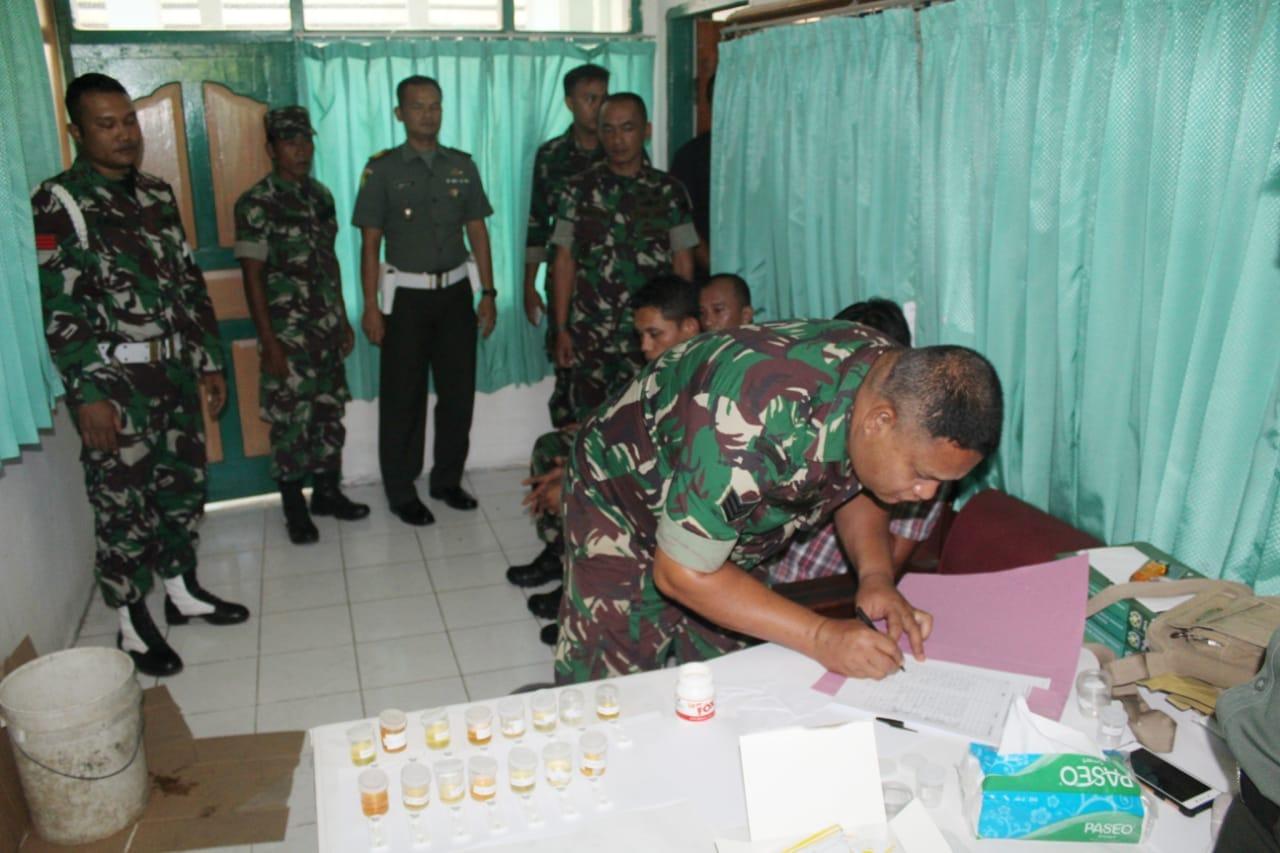 Sidak Narkoba, Ratusan Prajurit dan PNS Kodim 0107/Asel Jalani Cek Urine