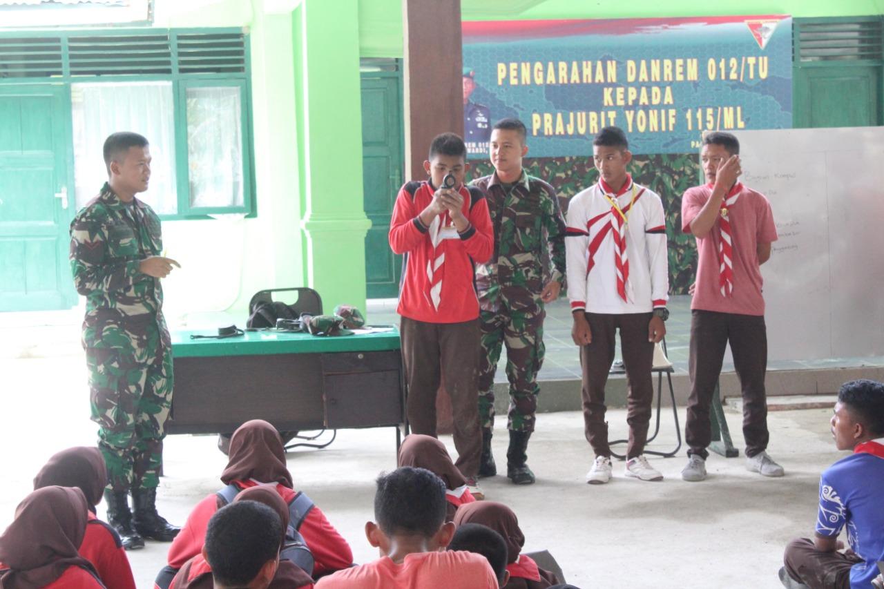 Prajurit Yonif 115/ML Berikan Materi Dasar Kepada Pramuka Kluet Raya