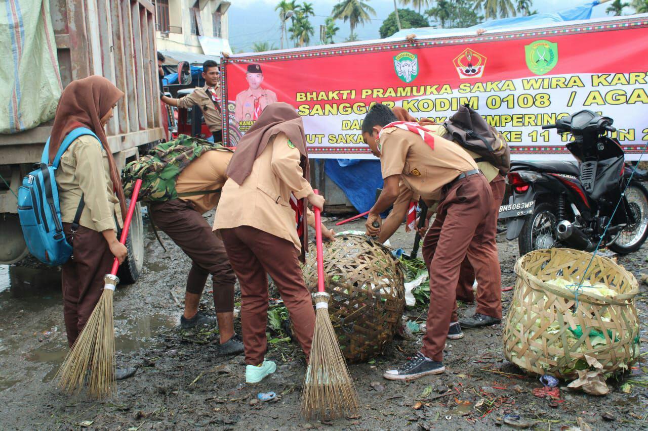 TNI dan Pramuka Gotong Royong Bersama