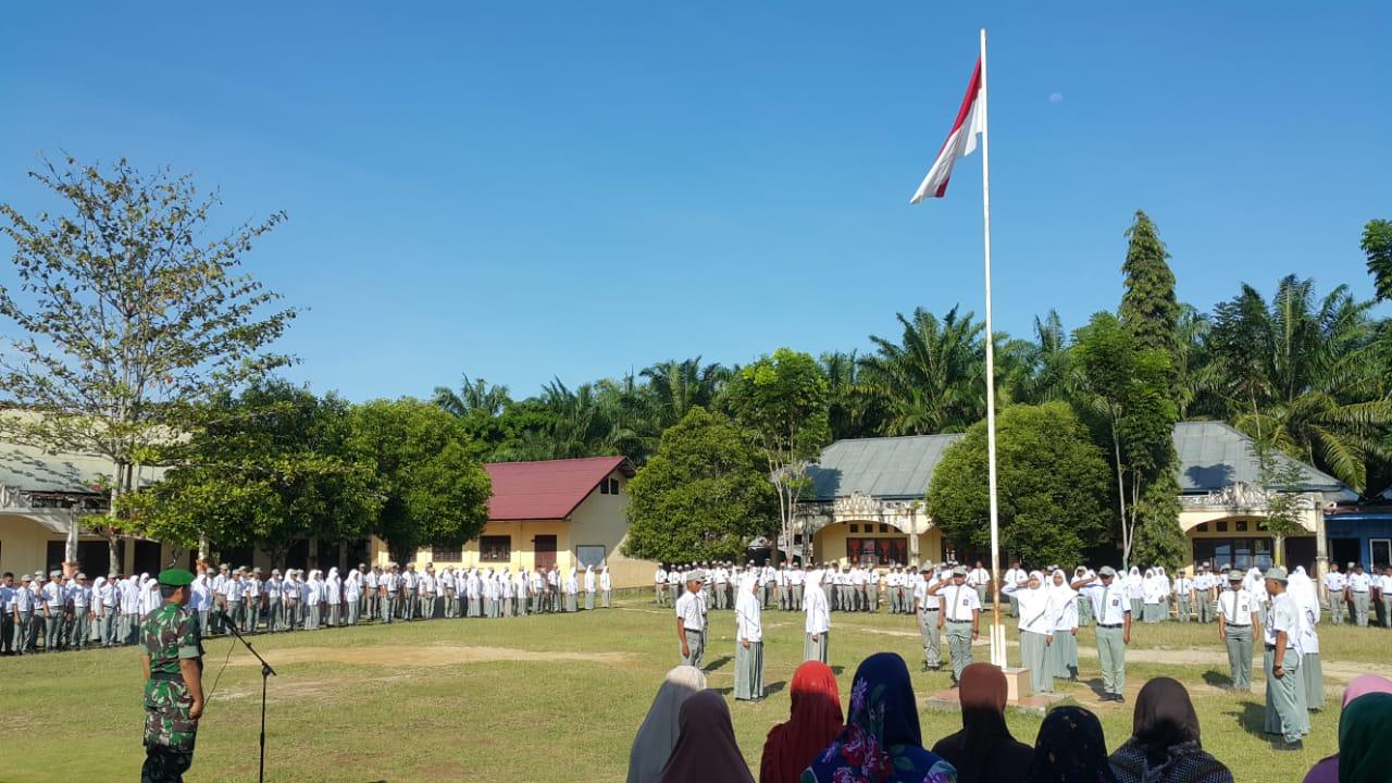 Batuud Koramil 03/GM Jadi Irup di SMK Negeri 1 Gunung Meriah