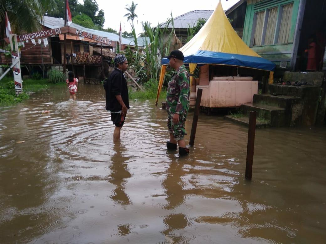 Koramil 02/Krb Waspadai Banjir Aliran Sungai Tamiang