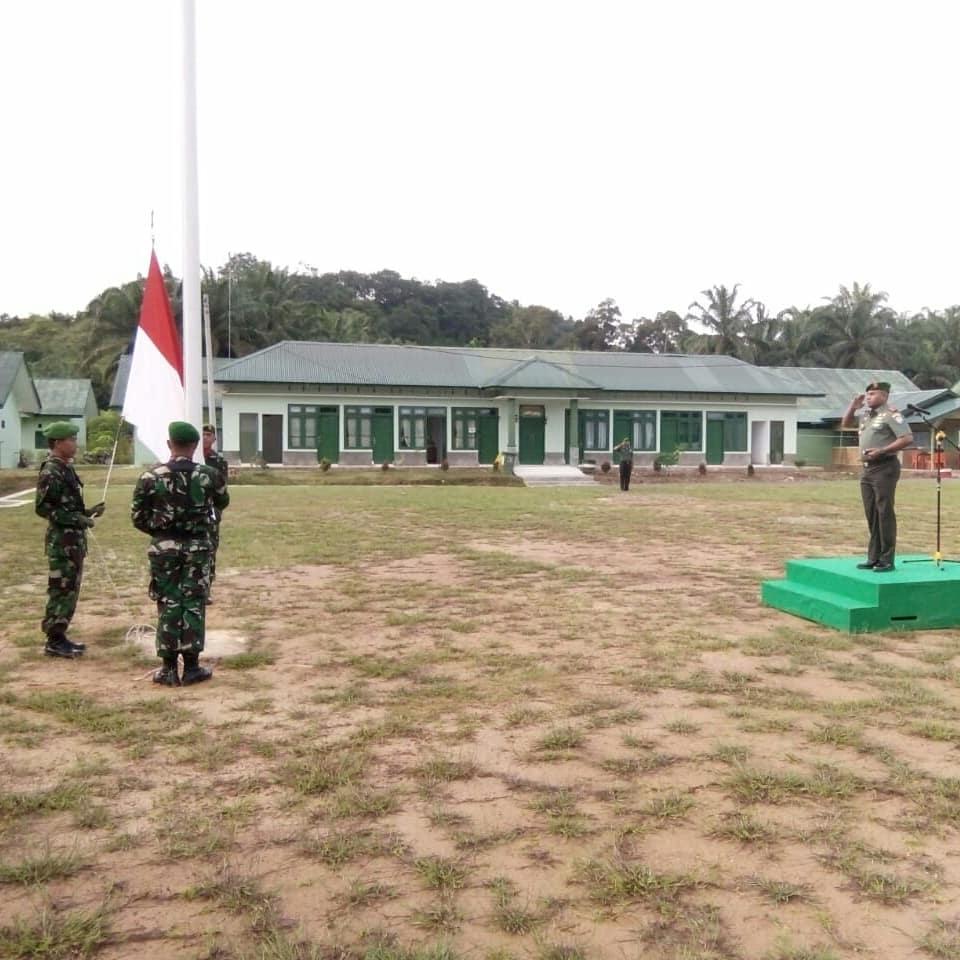 Kodim 0117/Atam Melaksanakan Upacara Bendera