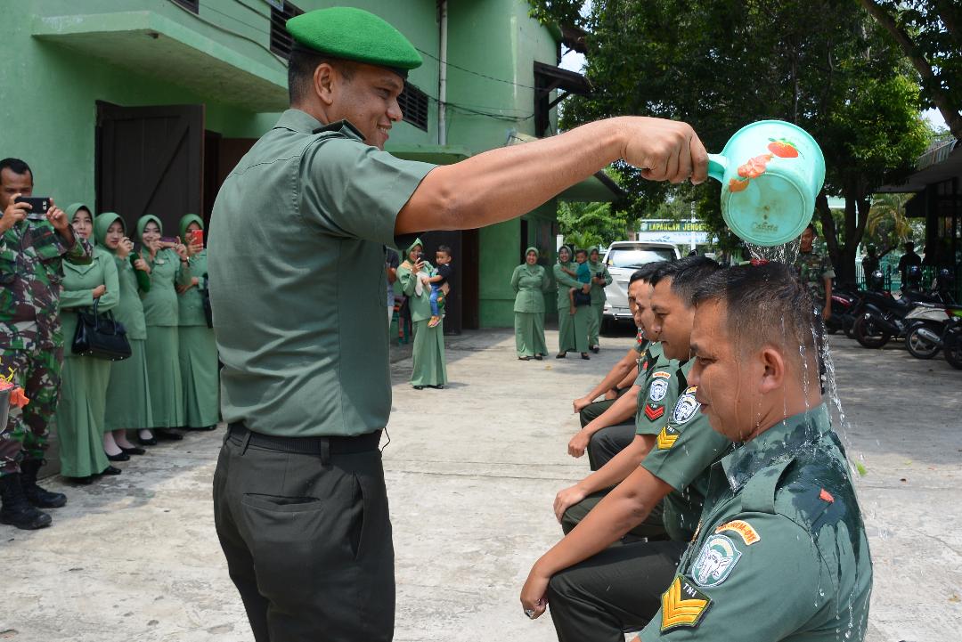 Sebanyak 294 Prajurit TNI Korem 011/LW Terima Kenaikan Pangkat