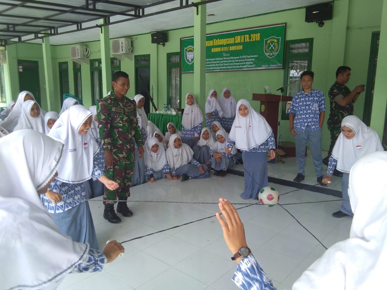 Kodim 0111/Bireuen Beri Wasbang Kepada Siswa Siswi SMA N-1