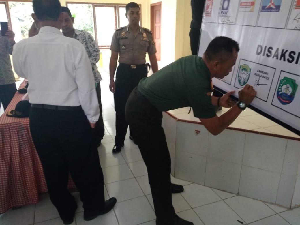 Bersama Muspika, Danramil Kuala Batee Hadiri Deklarasi Pemilu Damai