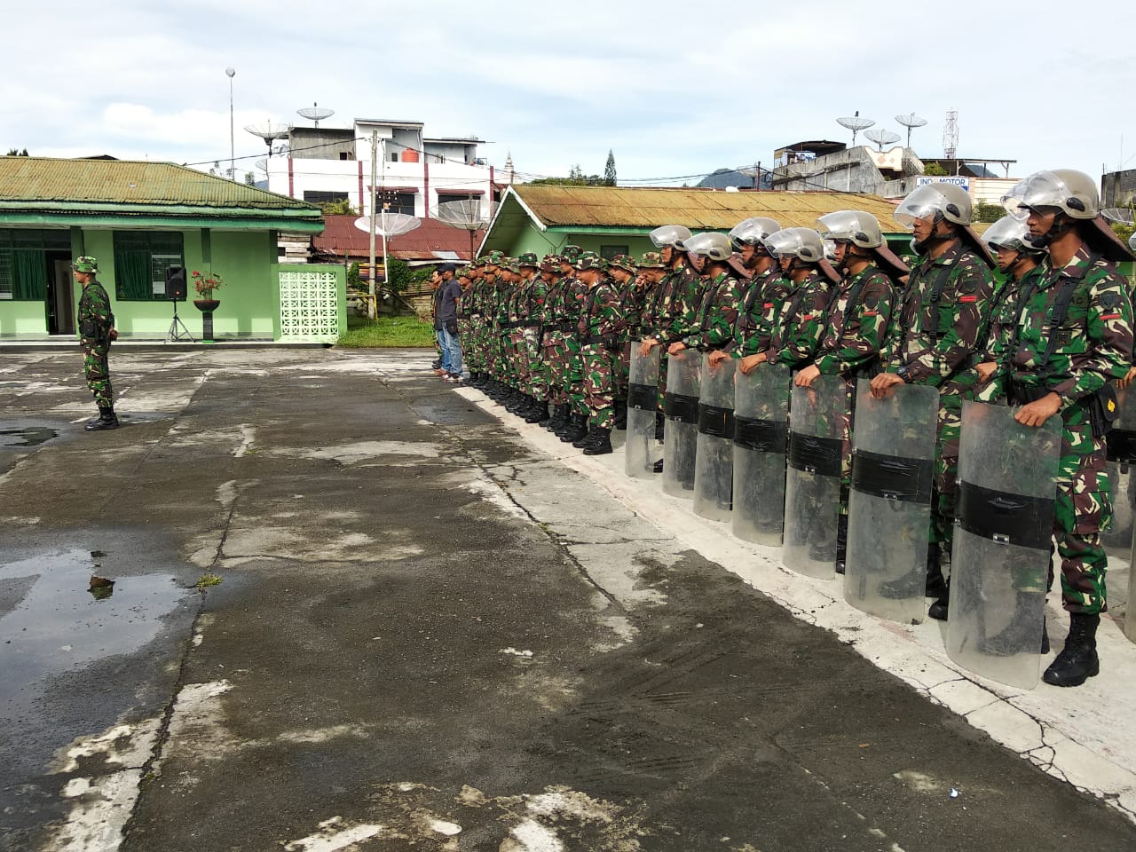 Ratusan TNI Laksanakan Upacara Penutupan Penanganan Konflik Sosial