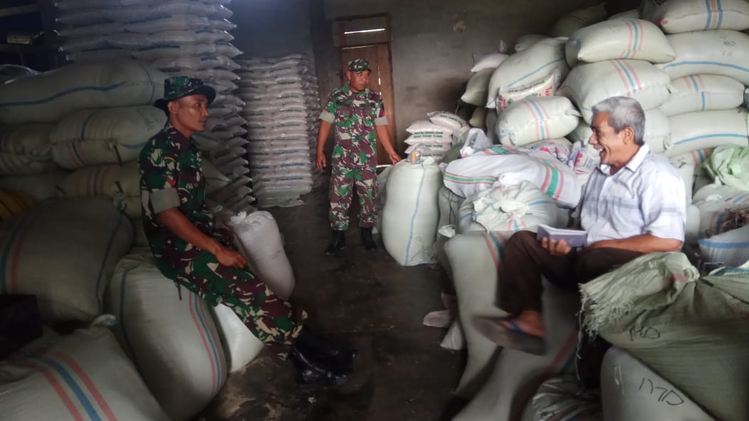 Babinsa Datangi Para Pemilik Penggilingan Padi