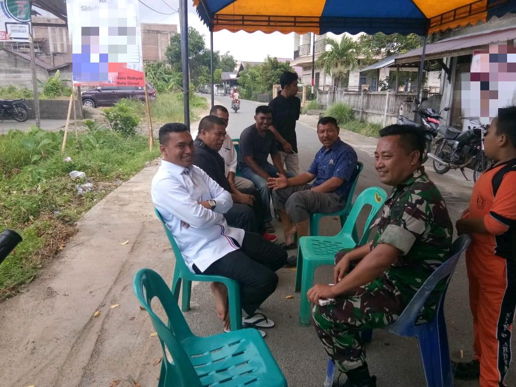 Komsos Dengan Tomas Dan Caleg, Babinsa Blangpidie Himbau Jaga Kerukunan