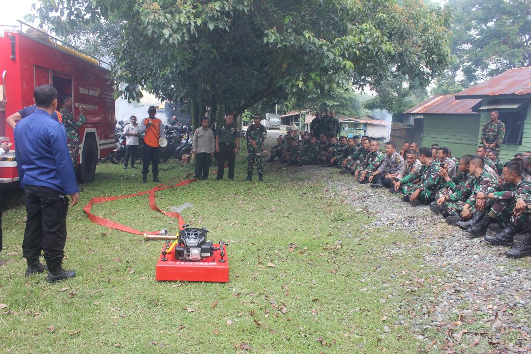 Personil Kodim Aceh Jaya Terima Materi Pengoperasian Mobil Damkar
