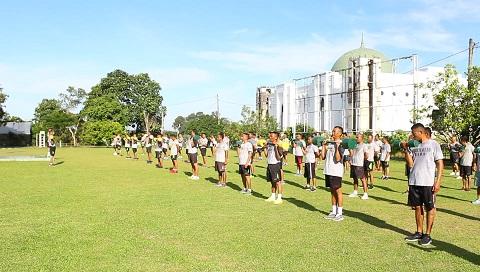 Jaga Kebugaran Personel Kodim Nagan Raya Lakukan Senam Barbel