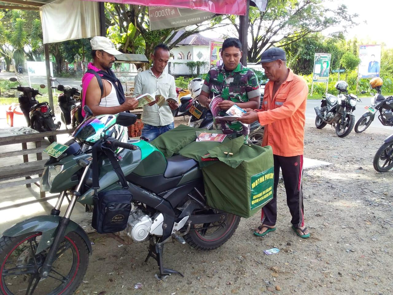 Tumbuhkan Minat Membaca, Babinsa Hadirkan Motor Pintar