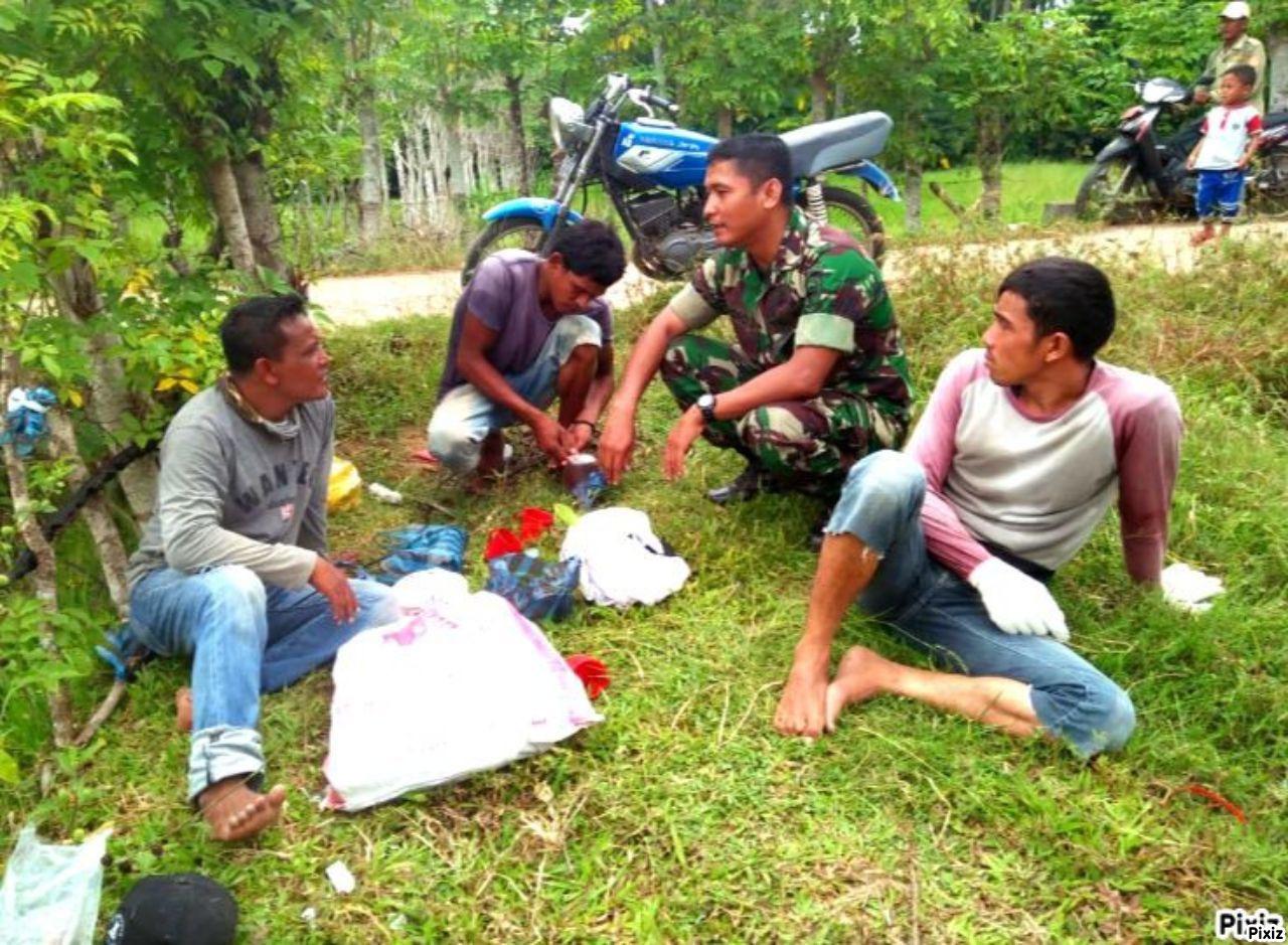 Kunjungi Desa Binaan, Babinsa Desa Angan Dengarkan Keluhan Para Petani