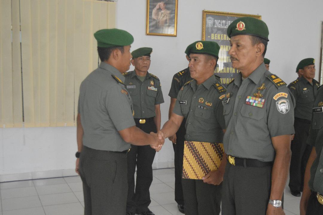 Kazidam IM Pimpin Acara Korp Raport Pindah Satuan dan Kenaikan Pangkat