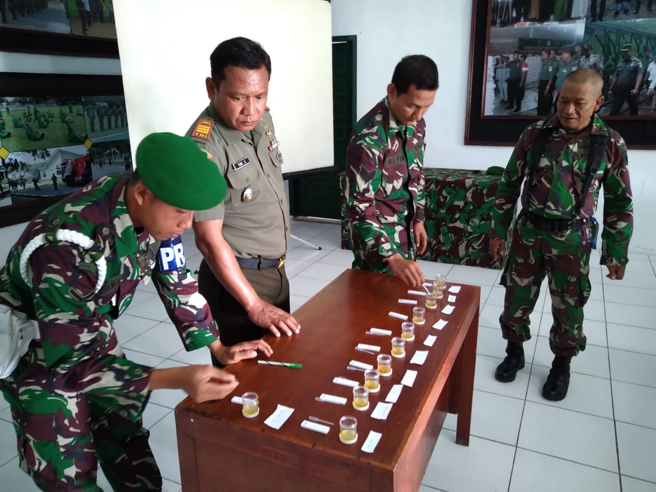 Cegah Penyalahgunaan Narkoba, Kodim Aceh Jaya Periksa Urin Prajurit