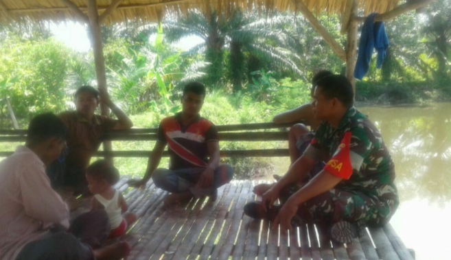 Babinsa Bantu Kembangkan Budi Daya Ikan Mas