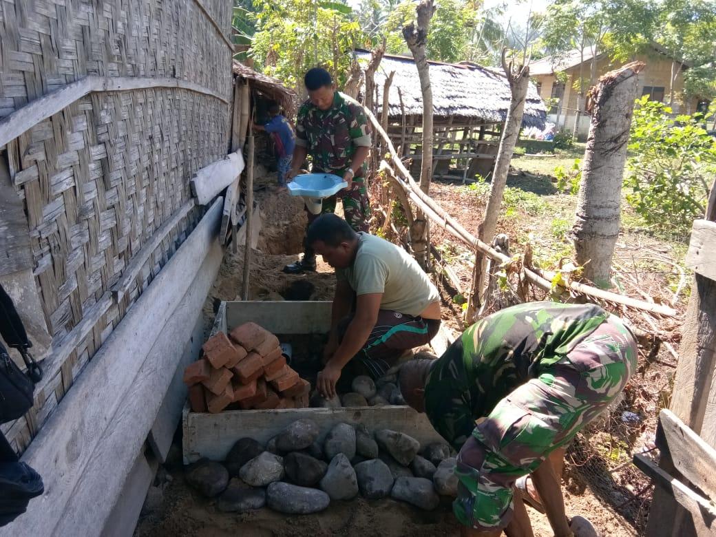 Koramil 01/ Muara Tiga, Bangun Jamban Bagi Keluarga Miskin