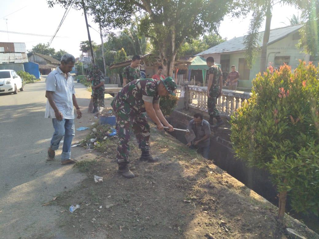 Lestarikan Budaya Gotong Royong, Koramil Jajaran Kodim 0103/Aut Laksanakan Jumat Bersih